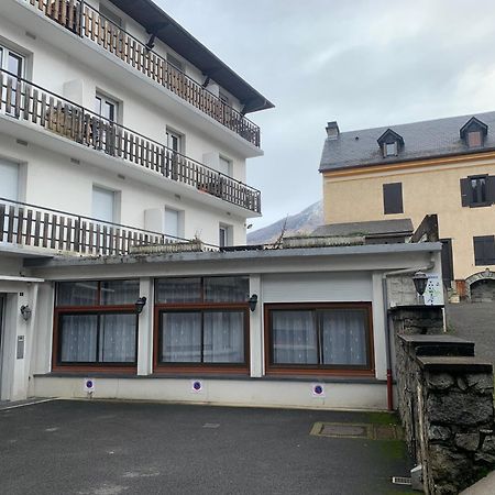 Appartement T4 140 m2 spacieux et calme pour 8 personnes Luz-Saint-Sauveur Extérieur photo