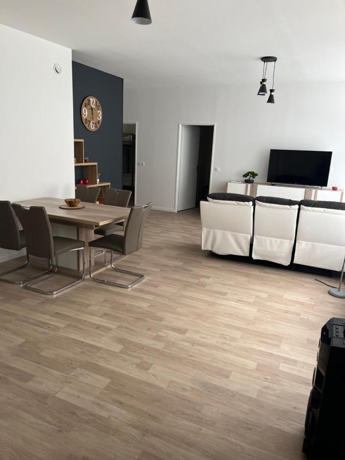 Appartement T4 140 m2 spacieux et calme pour 8 personnes Luz-Saint-Sauveur Extérieur photo